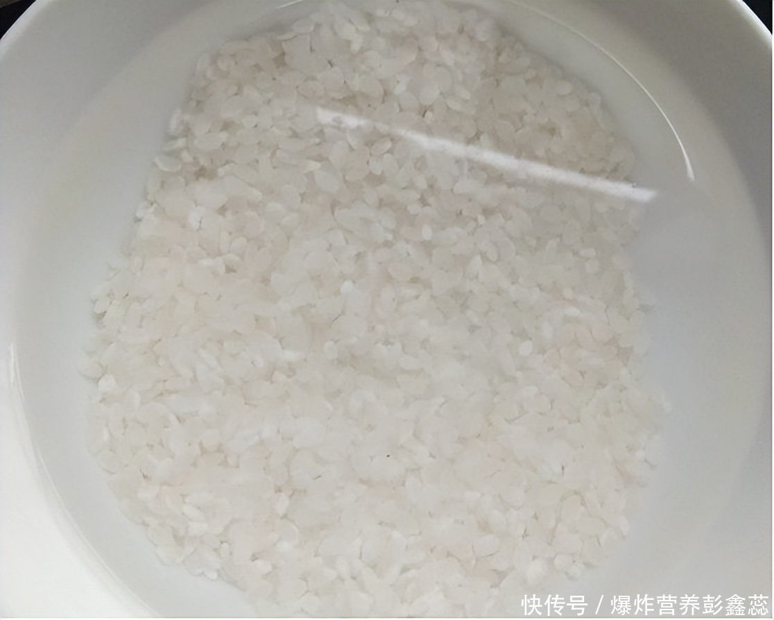 中医里说米油有什么作用(“米油”被称为“人参汤”，常喝米油的人，身体会出现哪些变化？)