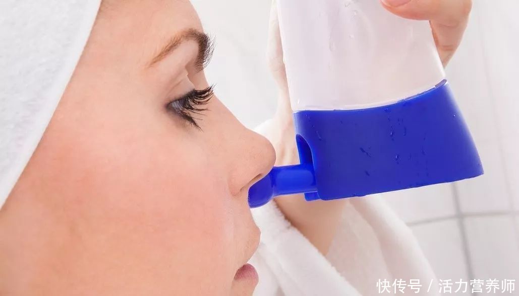 每天用盐水冲洗鼻子好吗(长期用盐水冲洗鼻腔，真的会损伤鼻子吗？告诉你保护鼻子的做法)