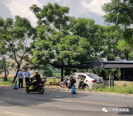  记录仪|广西合浦双江桥附近路段两轿车正面剧烈相撞，2人当场遇难2人受伤，记录仪拍下撞击瞬间