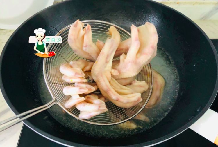  凉拌|入秋后，少吃猪肉多吃它，比猪肉便宜，家家户户吃得起，凉拌最香