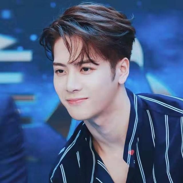  街舞|这！就是街舞，什么神仙综艺？易烊千玺圈粉，今年王一博惹注目