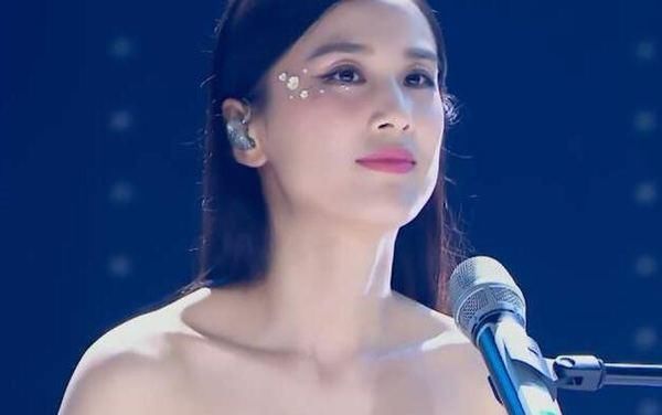  猜测|《浪姐》皇族人员猜测：突曝从人艺辞职的蓝盈莹最像，黄圣依次之