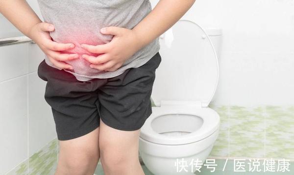 肠癌的早期症状及表现会持续多久(患有肠癌时，早期或有2个症状，及时检查，早发现早治疗)