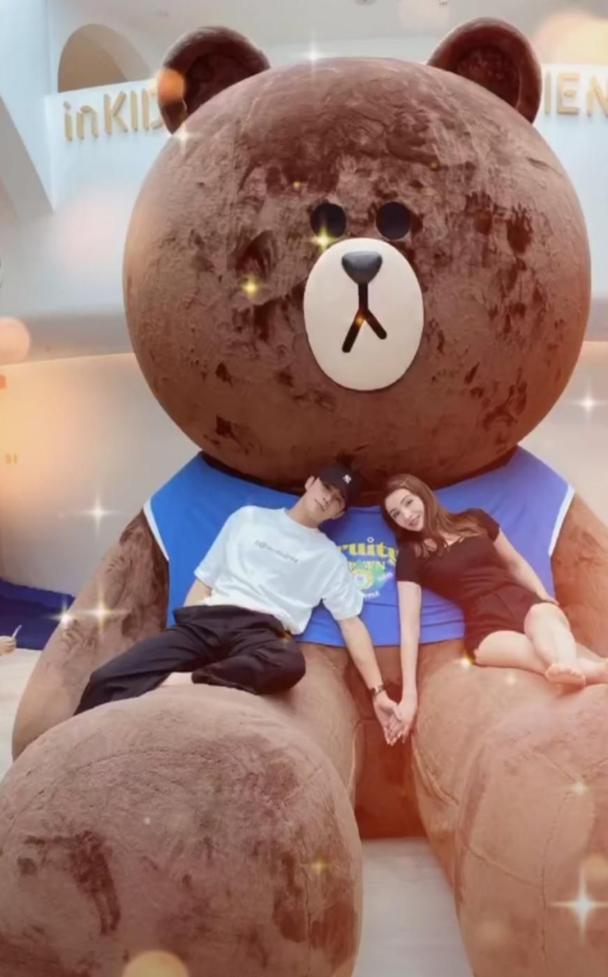 儿子|姜潮晒儿子近照，小家伙发量惊人，眼睛圆溜溜的，不知将来便宜哪家姑娘