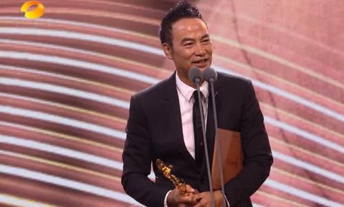 同台|金鹰奖赵丽颖王一博公主王子同台领奖,宋茜清票后名次升至第二名,遗憾落败