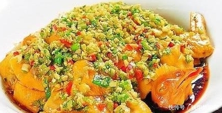 葱油鸡|葱油鸡如此做,比白切鸡更鲜嫩,入口弹牙味道香,天天吃都不腻