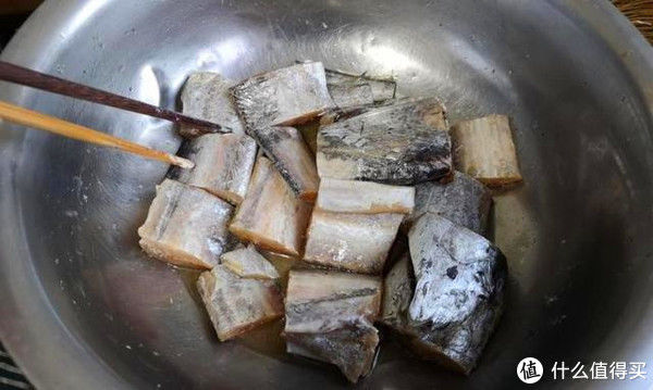  鱼肉|教你炸带鱼，不用淀粉鱼肉又嫩又酥又好吃！