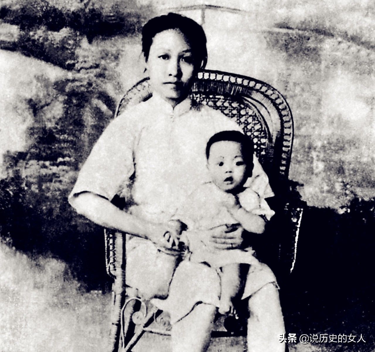 儿子|赵一曼留给儿子的两份遗书，为何内容相互矛盾？儿子后来怎样了？