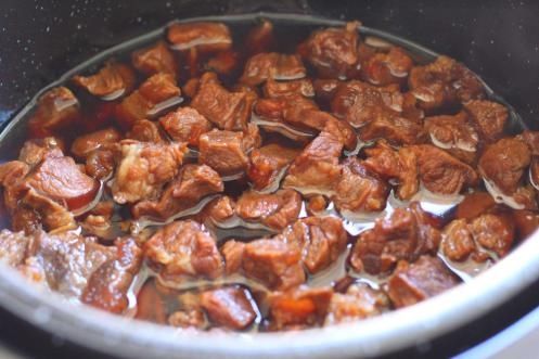  牛肉|牛肉炖不烂咋办？大厨：加入“这三味”料，牛肉30分钟软烂入味