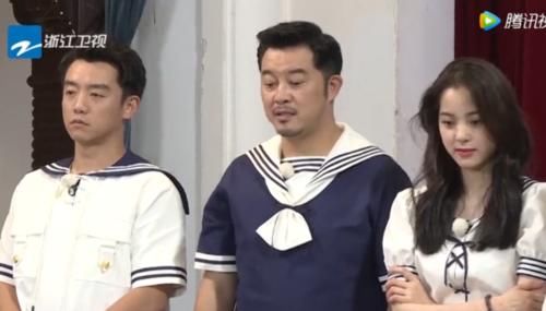 脱鞋|baby1米68,吴宣仪1米66,两人脱鞋同框后,这腿长差认真的?