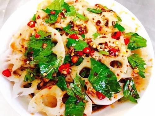  好吃|吃莲藕发黑变色？记住这个技巧，莲藕又脆又白净，比饭店炒的都好吃