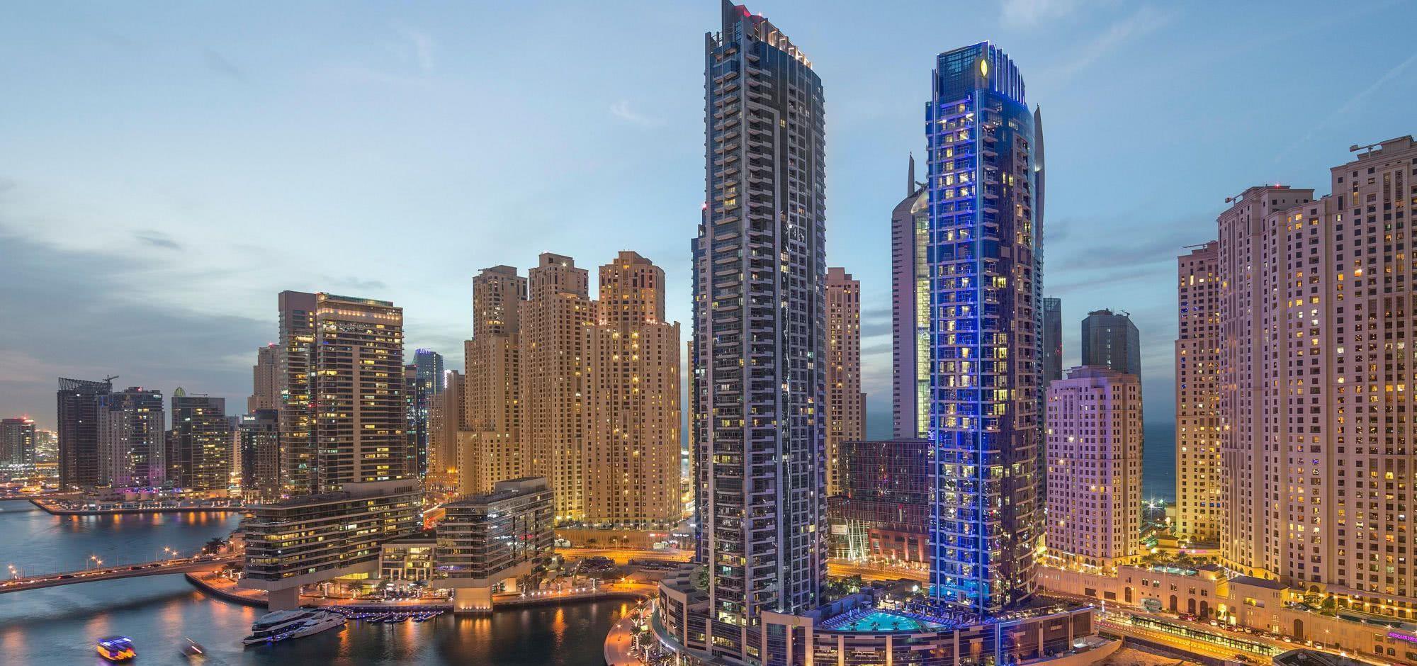 全球|全球第一大人工码头:面积仅4.9平方千米,却被塞进了超200座高楼