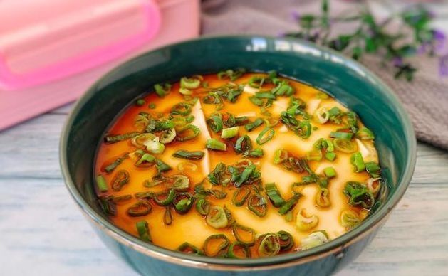  鸡蛋|鸡蛋和豆腐是最佳搭档，蒸8分钟上菜，小孩总吃不腻