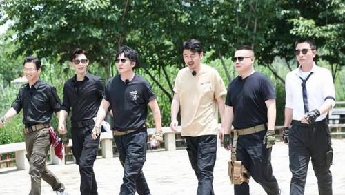  THE|THE 9综艺首秀，赵小棠节目中撑伞被批太作，喻言体力惊人