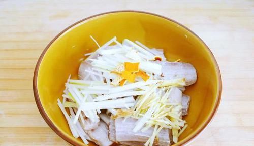  不粘锅|带鱼怎么除腥味？原来这么简单，不腥不破皮还不粘锅