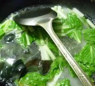  皮蛋|小白菜皮蛋汤