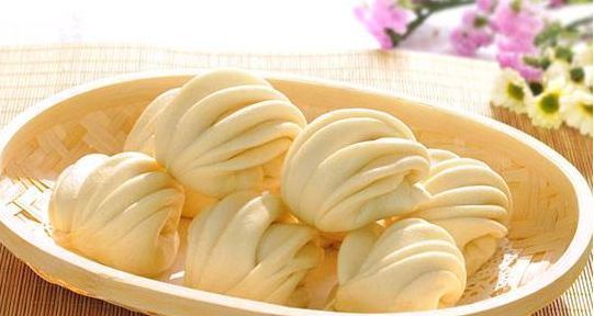 搞定|手把手教你在家蒸花卷,一根筷子就搞定,花卷蓬松柔软,比包子馒头还好吃