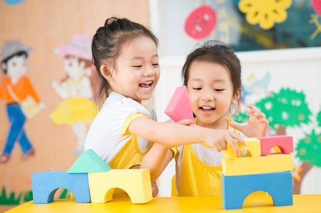  尽量|幼儿园老师建议：尽量别让女孩穿裙子上学，给出的理由很中肯