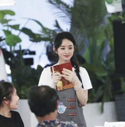  维权|回顾赵丽颖维权始末：中餐厅将黑稿当喜报，还被锤立女方虚假人设