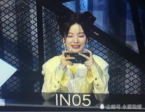  综艺|硬糖少女陈卓璇和徐艺洋同台录制综艺，徐艺洋全程憋笑，陈姐厉害了