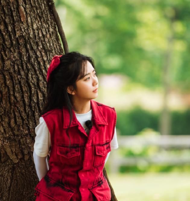  郑爽|谭松韵郑爽的“森系风”穿搭，也太治愈了吧