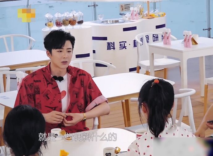  中餐厅|中餐厅迎来最“慷慨”嘉宾，带来一整车东西，店长赵丽颖太满意了