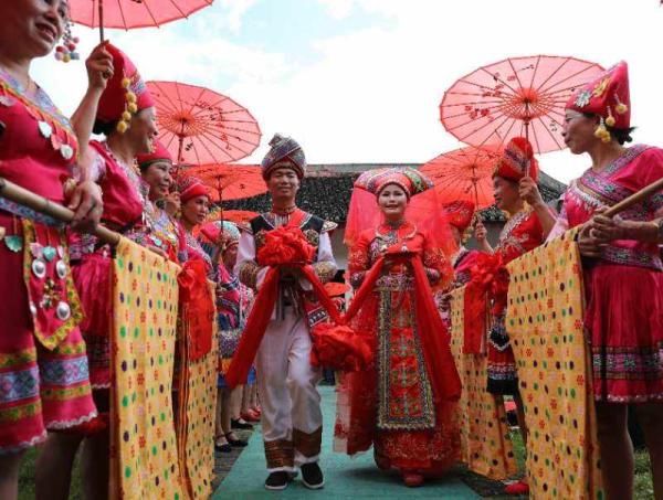 古城|广西来宾：土司古城传统婚礼庆国庆