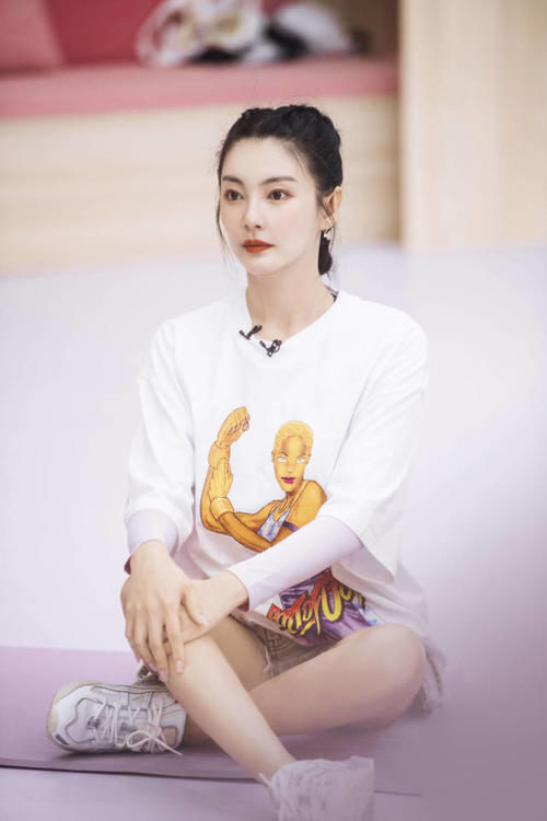  节目|人间清醒张雨绮，不能够只靠人气，但获得第一名同样被质疑