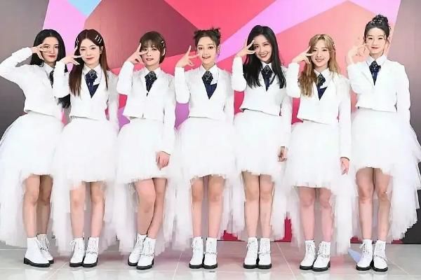  变化|硬糖少女直播间无修生图，失去创造营滤镜后，颜值变化很明显