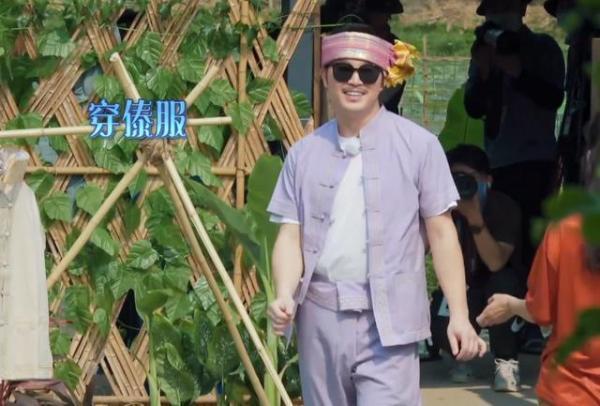 生活|《向往的生活》彭彭上树摘椰子,沙溢穿傣服,郭麒麟有那味了