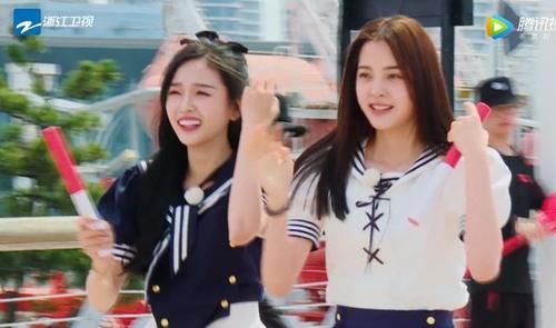 压板|《跑男》欧阳娜娜踩指压板“公然作弊”,看脚下垫的啥?太心疼baby