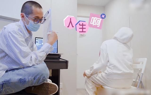  张艺凡|硬糖少女303声乐测评，郑乃馨被夸，刘些宁全能，张艺凡偏科了