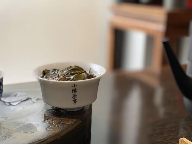 老白茶|秋季喝茶怎么选，春茶？秋茶？或是老白茶？别纠结，老茶农告诉你