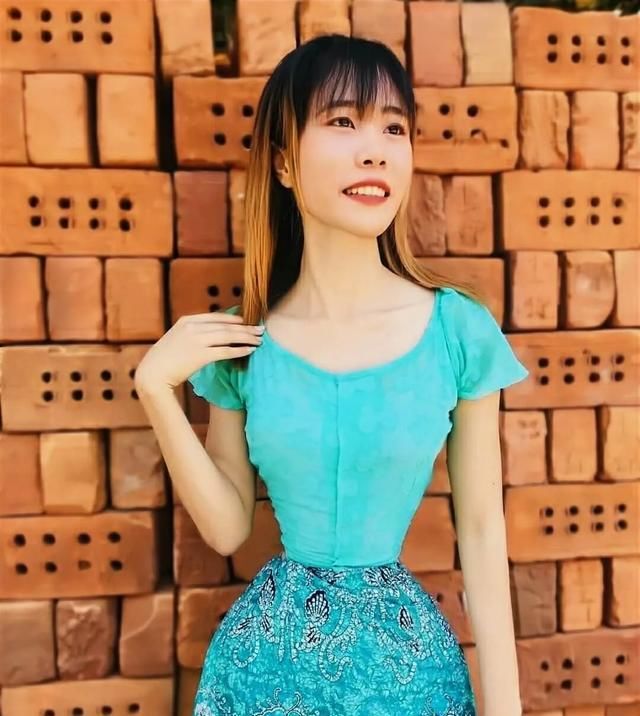  英国的罗米|缅甸女孩打破世界纪录，成为全球腰最细的人！自曝细腰纯天然