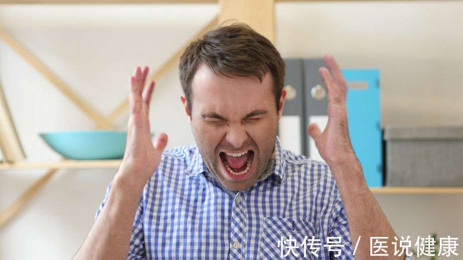 人过45岁后血管疾病是高发阶段(中年后心血管疾病易高发，这6个行为要避免，或能有效预防)