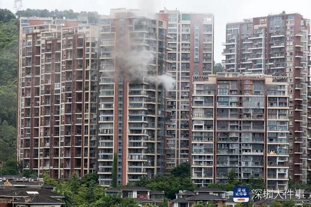  星河丹堤小|深圳星河丹堤高层失火，消防出动11辆消防车52人灭火