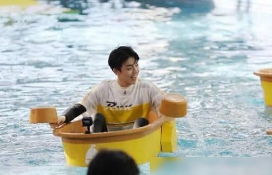  节目当中|蔡徐坤、陈立农小船翻了大厂男孩的相爱相杀