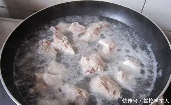 血腥味|肉类只要是焯水,一定要学会技巧,肉腥味才能祛除的干干净净