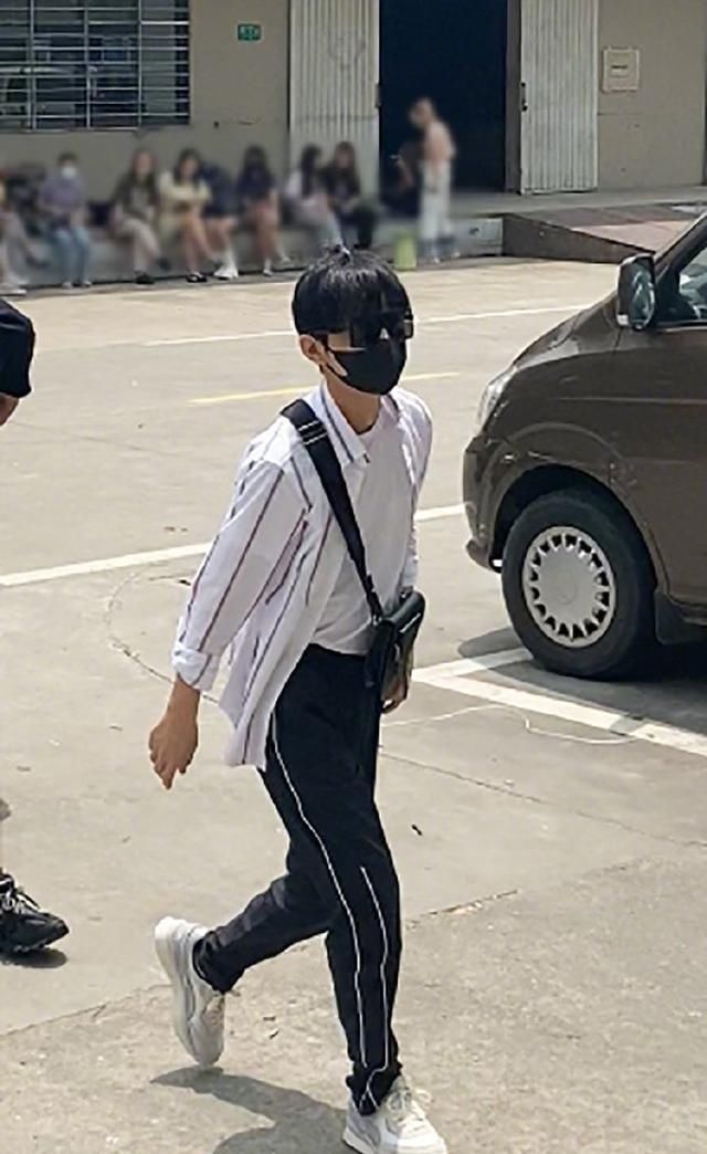  何炅|THE9团综开录，何炅助阵，4位嘉宾太强大