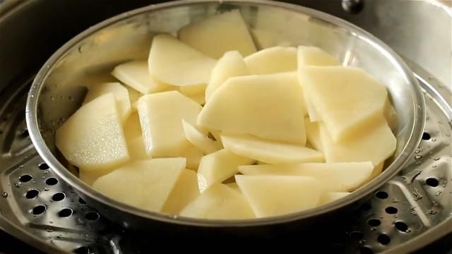 薯条|入秋后，红薯南瓜放一边，多吃土豆，加一个鸡蛋，比薯条好吃