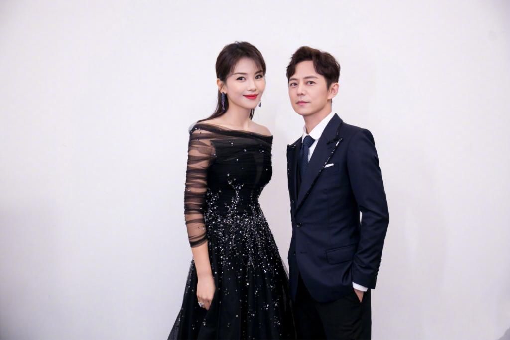  现场|金鹰节提词器抢镜，夺走何炅主持光环，令嘉宾现场尴尬！