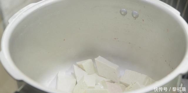 大厨|为什么饭店的压锅豆腐那么好吃?原来技巧全在这,看大厨怎么做的