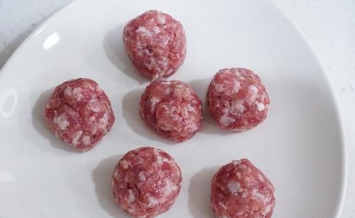  马铃薯|马铃薯炖肉丸子