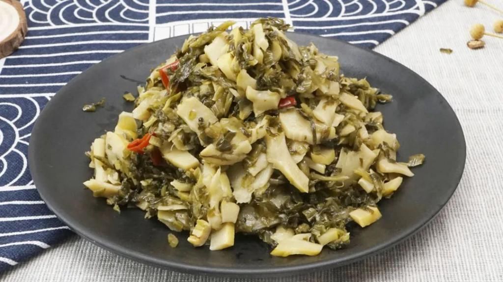  酸辣|好吃到哭！老坛酸菜与鲜笋碰撞，酸辣鲜爽，配饭吃三碗也不多！