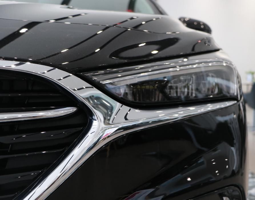 双层|车长超5米，双层隔音标配9AT，丐版全独悬重1.6吨，过弯从不飘