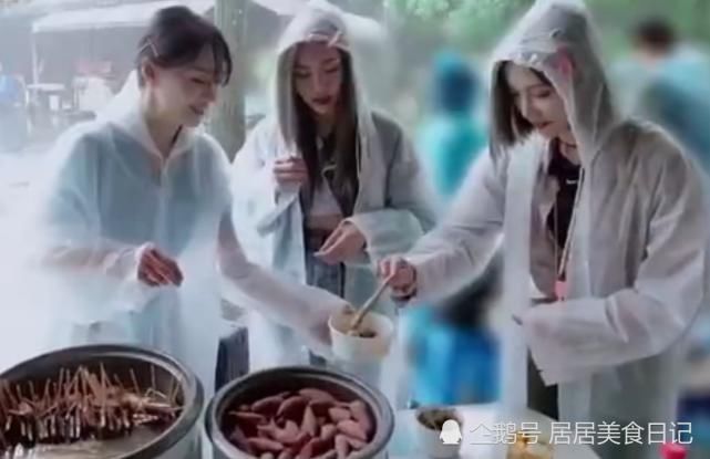  在场|许佳琪请郑爽吃路边摊！她随后一个举动，让在场所有人傻眼了！