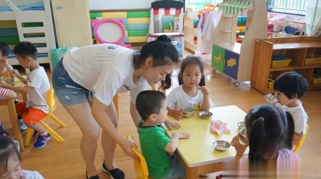 孩子|第一天去幼儿园很淡定的孩子，主要来自于这3种家庭，你家是吗？