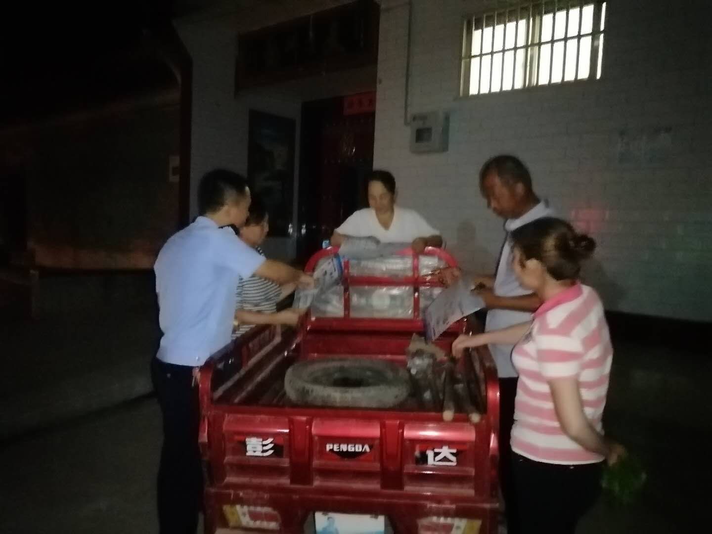 夜间|百良派出所利用夜间农闲开展防范电信诈骗宣传