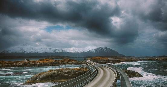 司机|全球最“诡异”的桥梁,明明前方看不到路,为何司机完全不怕?