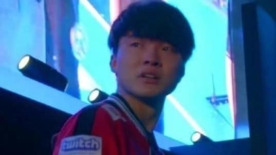  Lpl|Lpl赛区每年都在壮大，但他们却悄然离开，神话也不再属于李哥